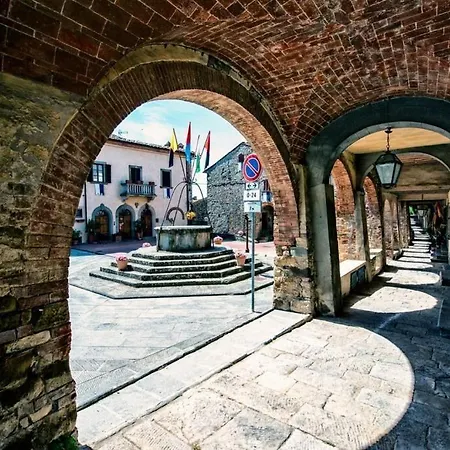 Alojamento de Acomodação e Pequeno-almoço Palazzo Ninci 3*